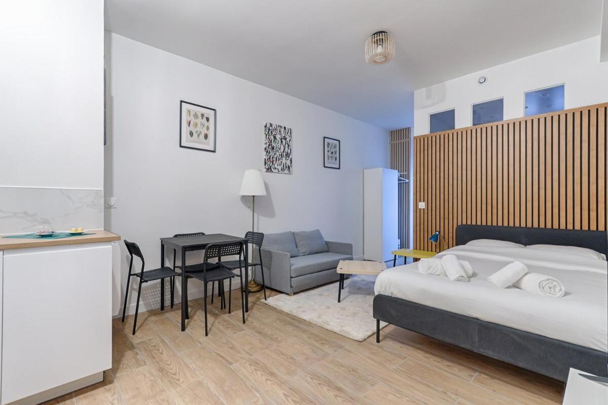 De Charme Proche De La Place De La Nation Apartment